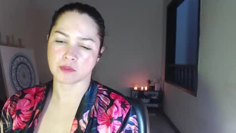 Snapshot of sexwwoman chatting on 6, 1, 2025 CHIARA online show from 6, 1, 2025