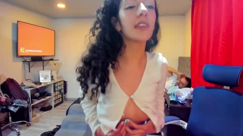 Snapshot of sexx_hunters chatting on 5, 1, 2025 Jax and Lu online show from 5, 1, 2025