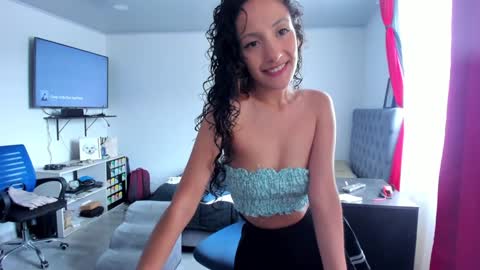 Snapshot of sexx_hunters chatting on 6, 1, 2025 Jax and Lu online show from 6, 1, 2025