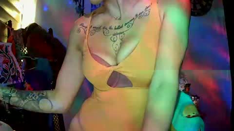 Leeah CloudZzz online show from 18, 9, 2025