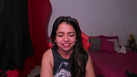 Snapshot of sexxyhot23 chatting on 15, 4, 2026 LINDA online show from 15, 4, 2026