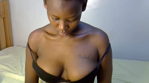 sexxyvee224 online show from 18, 10, 2025