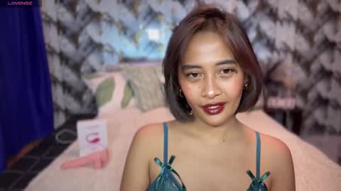 Snapshot of sexy_charlotte143 chatting on 5, 10, 2025 Charlotte online show from 5, 10, 2025