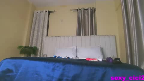 Snapshot of sexy_cici2 chatting on 19, 1, 2026 foxxy sweets online show from 19, 1, 2026