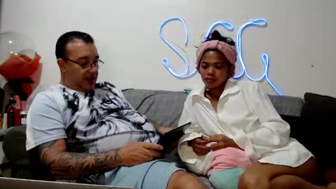 Sexy Ginuin Couple online show from 25, 4, 2026