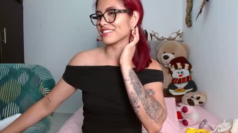 Snapshot of sexy_lia_latina chatting on 9, 3, 2025 Celeste online show from 9, 3, 2025