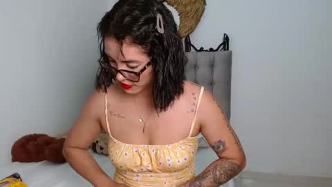 Snapshot of sexy_lia_latina chatting on 5, 10, 2025 Celeste online show from 5, 10, 2025