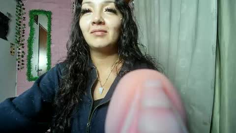 sexy lolas online show from 11, 4, 2026