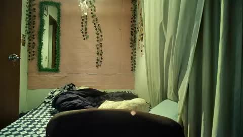 sexy lolas online show from 25, 4, 2026