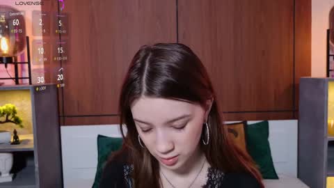 Snapshot of sexy_me_bb chatting on 15, 5, 2026 Alison online show from 15, 5, 2026