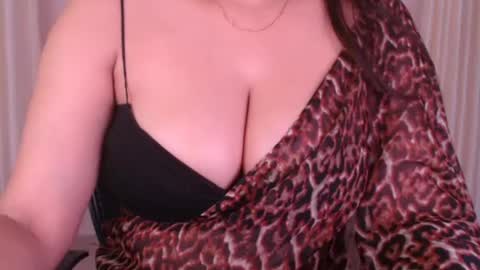 Snapshot of sexy_myra18 chatting on 17, 7, 2026 myra online show from 17, 7, 2026