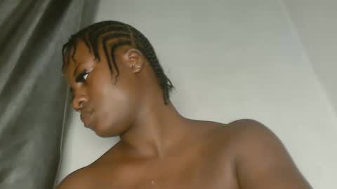 sexy_petitqueen online show from 24, 3, 2026