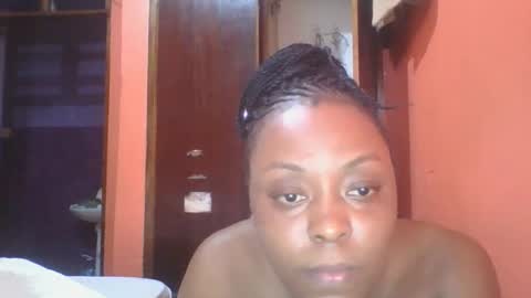 Snapshot of sexy_phee chatting on 28, 10, 2025 sexy_phee online show from 28, 10, 2025