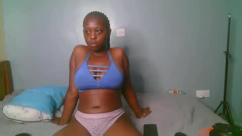 Snapshot of sexy_shava chatting on 4, 12, 2025 sexy_shava online show from 4, 12, 2025