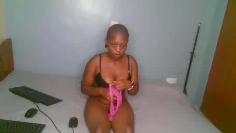 Snapshot of sexy_shava chatting on 4, 12, 2025 sexy_shava online show from 4, 12, 2025