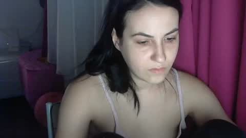 Snapshot of sexy_slimm25 chatting on 27, 2, 2025 Slimm online show from 27, 2, 2025