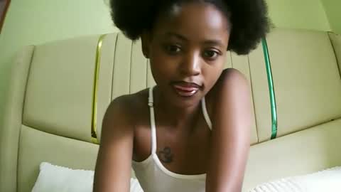 Snapshot of sexy_zaraa chatting on 2, 6, 2026 sexy zaraa online show from 2, 6, 2026