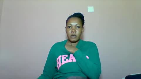 sexyapple2002 online show from 26, 9, 2025