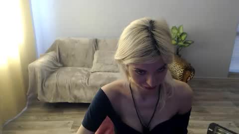 Snapshot of sexybeatriice chatting on 23, 5, 2026 sexybeatriice online show from 23, 5, 2026