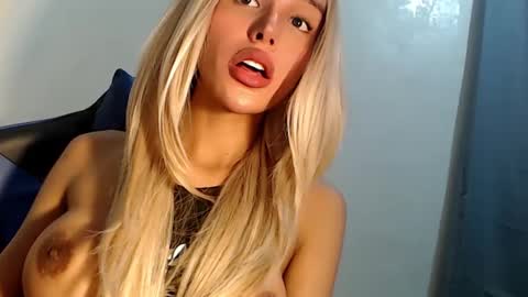 Seraphina Blaze online show from 5, 3, 2025