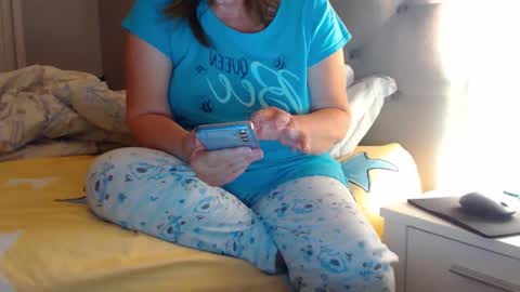 Sexyblonde4u58 online show from 23, 12, 2024