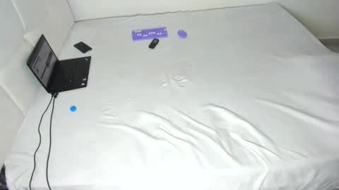 sexybootydoll online show from 10, 6, 2026