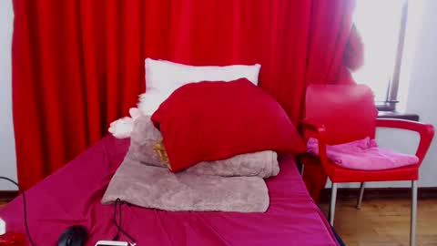 sexybustyboobs online show from 25, 4, 2026