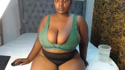 Snapshot of sexychocco_ chatting on 18, 1, 2025 sexychocco online show from 18, 1, 2025