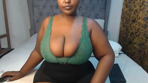 Snapshot of sexychocco_ chatting on 24, 1, 2025 sexychocco online show from 24, 1, 2025