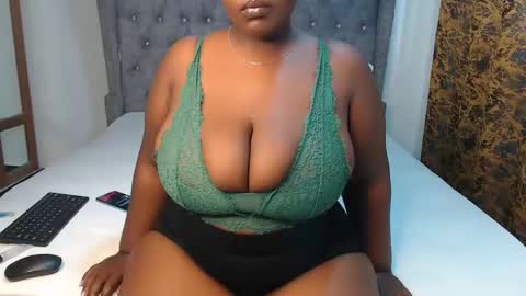 Snapshot of sexychocco_ chatting on 24, 1, 2025 sexychocco online show from 24, 1, 2025
