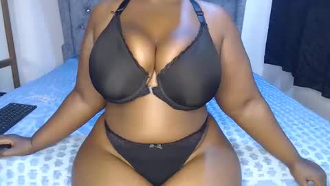Snapshot of sexychocco_ chatting on 4, 10, 2025 sexychocco online show from 4, 10, 2025
