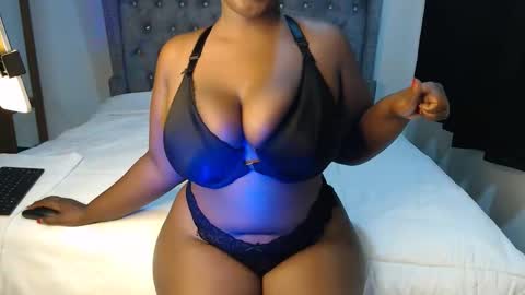 Snapshot of sexychocco_ chatting on 26, 10, 2025 sexychocco online show from 26, 10, 2025