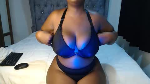 Snapshot of sexychocco_ chatting on 27, 10, 2025 sexychocco online show from 27, 10, 2025