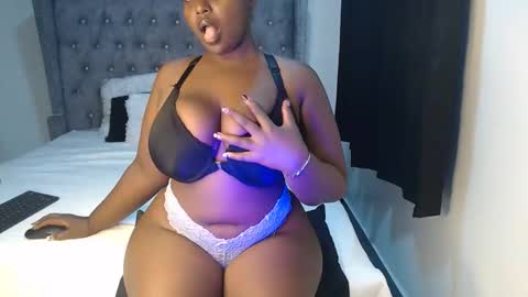 Snapshot of sexychocco_ chatting on 19, 11, 2025 sexychocco online show from 19, 11, 2025