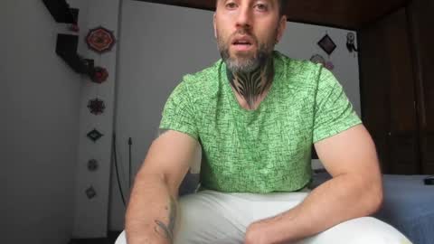 Snapshot of sexycolombian2022 chatting on 4, 1, 2025 Antonioylola online show from 4, 1, 2025