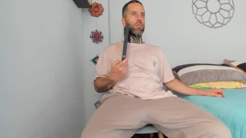 Snapshot of sexycolombian2022 chatting on 22, 2, 2025 Antonioylola online show from 22, 2, 2025