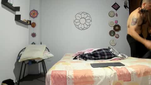 Snapshot of sexycolombian2022 chatting on 24, 11, 2025 Antonioylola online show from 24, 11, 2025