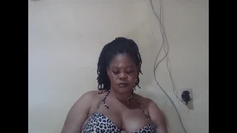Snapshot of sexydove2 chatting on 4, 5, 2026 EMILY online show from 4, 5, 2026