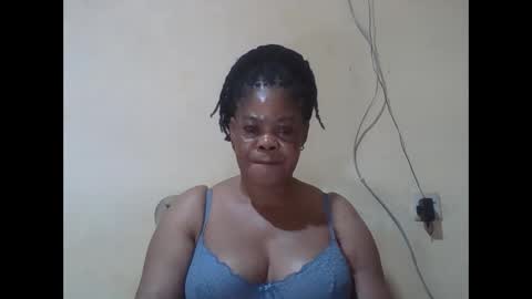 Snapshot of sexydove2 chatting on 11, 5, 2026 EMILY online show from 11, 5, 2026