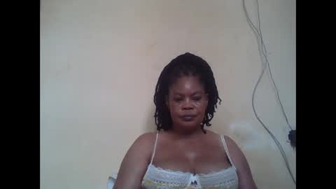 Snapshot of sexydove2 chatting on 13, 5, 2026 EMILY online show from 13, 5, 2026