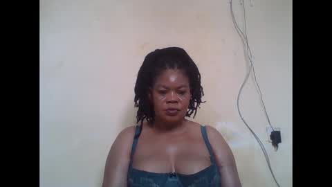 Snapshot of sexydove2 chatting on 16, 5, 2026 EMILY online show from 16, 5, 2026