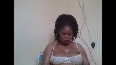 Snapshot of sexydove2 chatting on 20, 5, 2026 EMILY online show from 20, 5, 2026