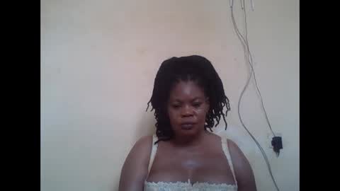 Snapshot of sexydove2 chatting on 23, 5, 2026 EMILY online show from 23, 5, 2026