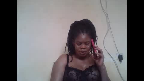 Snapshot of sexydove2 chatting on 28, 5, 2026 EMILY online show from 28, 5, 2026