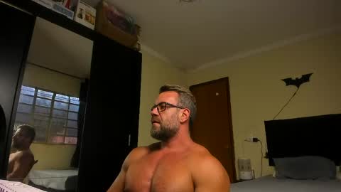 chris online show from 28, 4, 2026