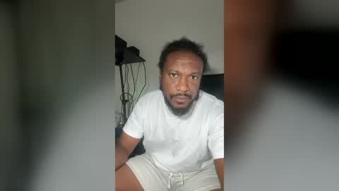 Snapshot of sexyjames03 chatting on 10, 8, 2026 sexyjames03 online show from 10, 8, 2026