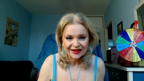 Snapshot of sexyjennyeu chatting on 4, 12, 2024 Jenny online show from 4, 12, 2024