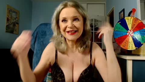 Snapshot of sexyjennyeu chatting on 7, 12, 2024 Jenny online show from 7, 12, 2024