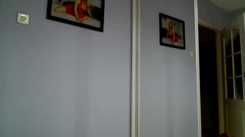 Snapshot of sexyjennyeu chatting on 2, 3, 2025 Jenny online show from 2, 3, 2025