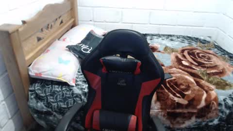 Snapshot of sexyjustin202 chatting on 12, 3, 2025 sexyjustin202 online show from 12, 3, 2025